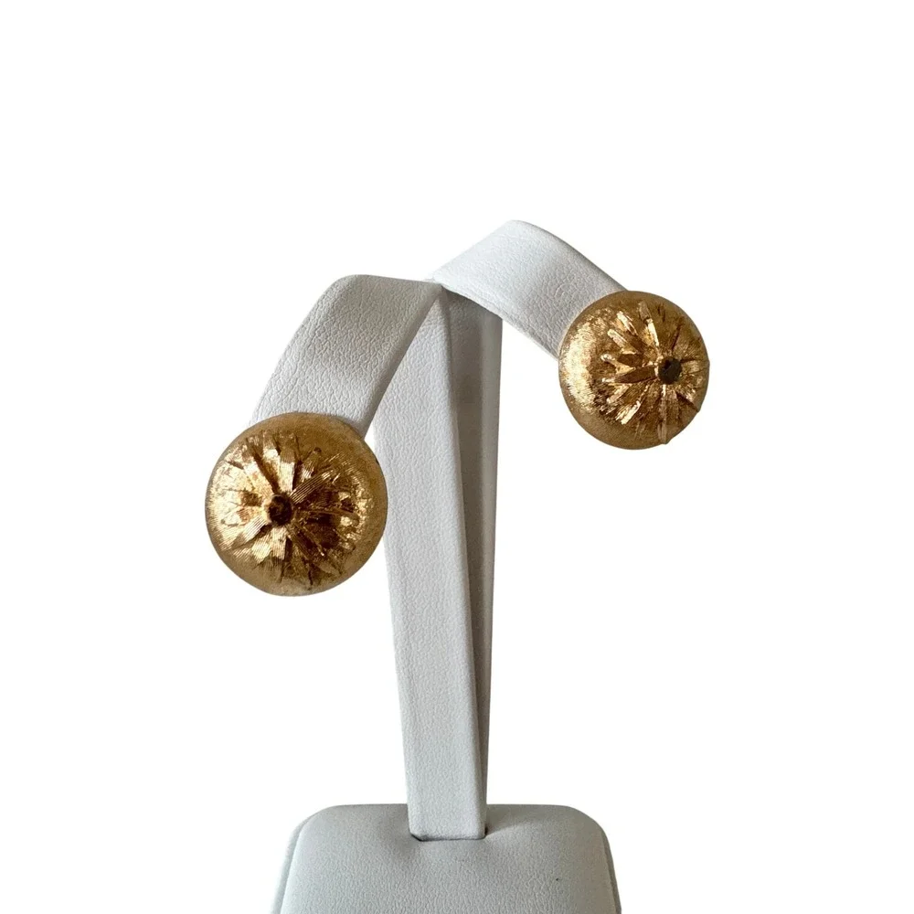 Vintage Crown Trifari Gold Tone Textured Starburst Dome Clip On Earrings Vintage